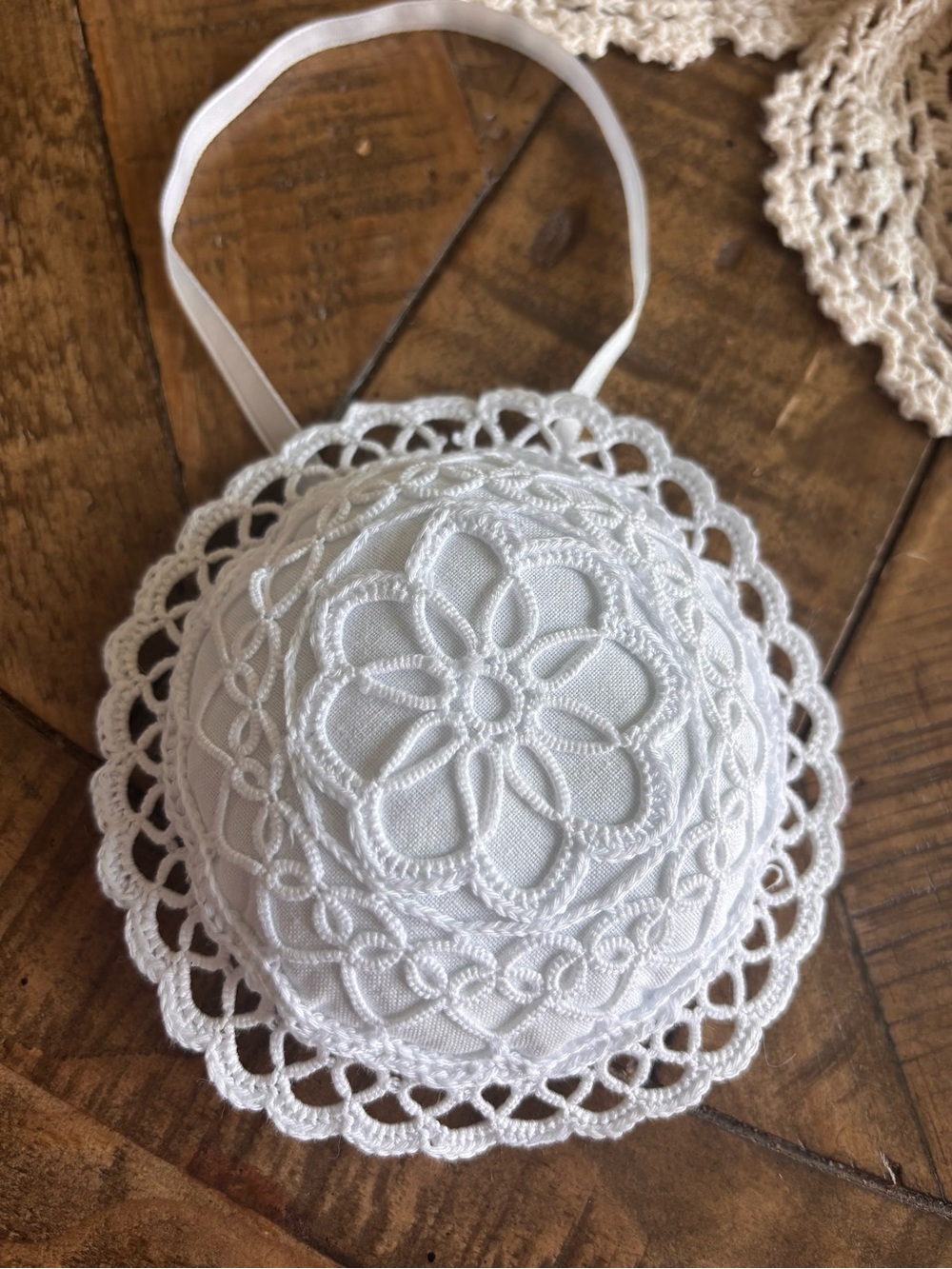 VINTAGE CROCHETED HANDMADE WEDDING RING PILLOW